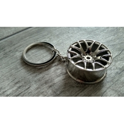 Wheel keychain silver